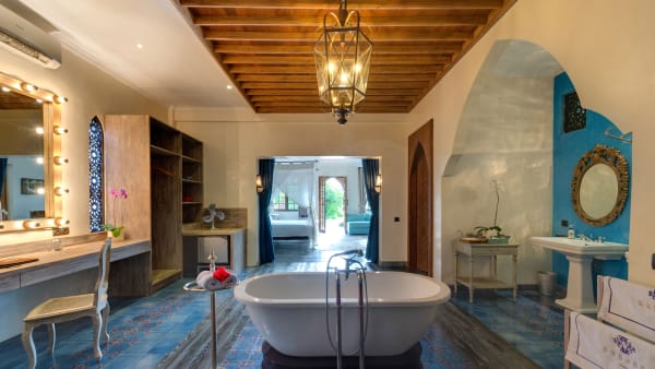 Sayang d'Amour - Guest bedroom luxurious ensuite